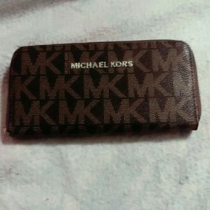 Michael kors wallet